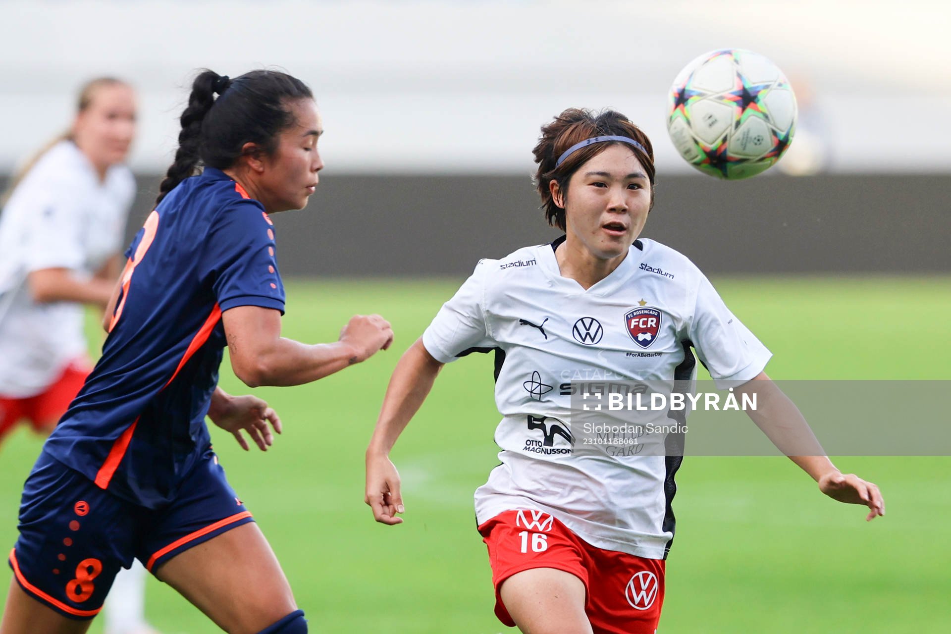 Mai Kadowaki of Rosengård and Kaela Hansen