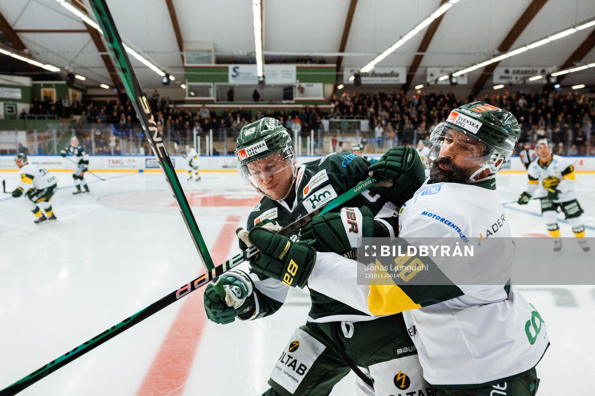 Tingsryds Trenton Bourque och Björklövens Daniel Rahimi