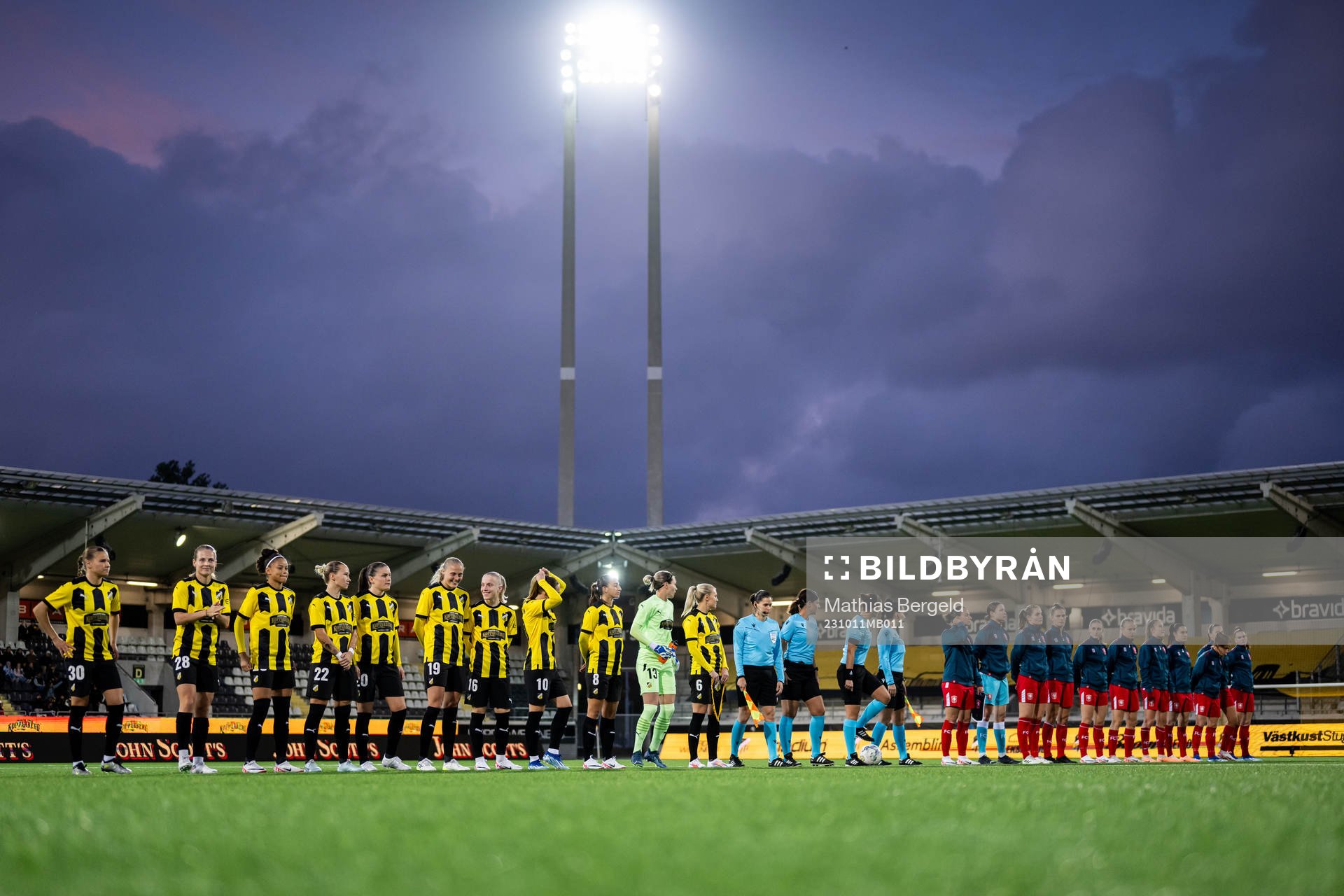 Players of Häcken and Twente