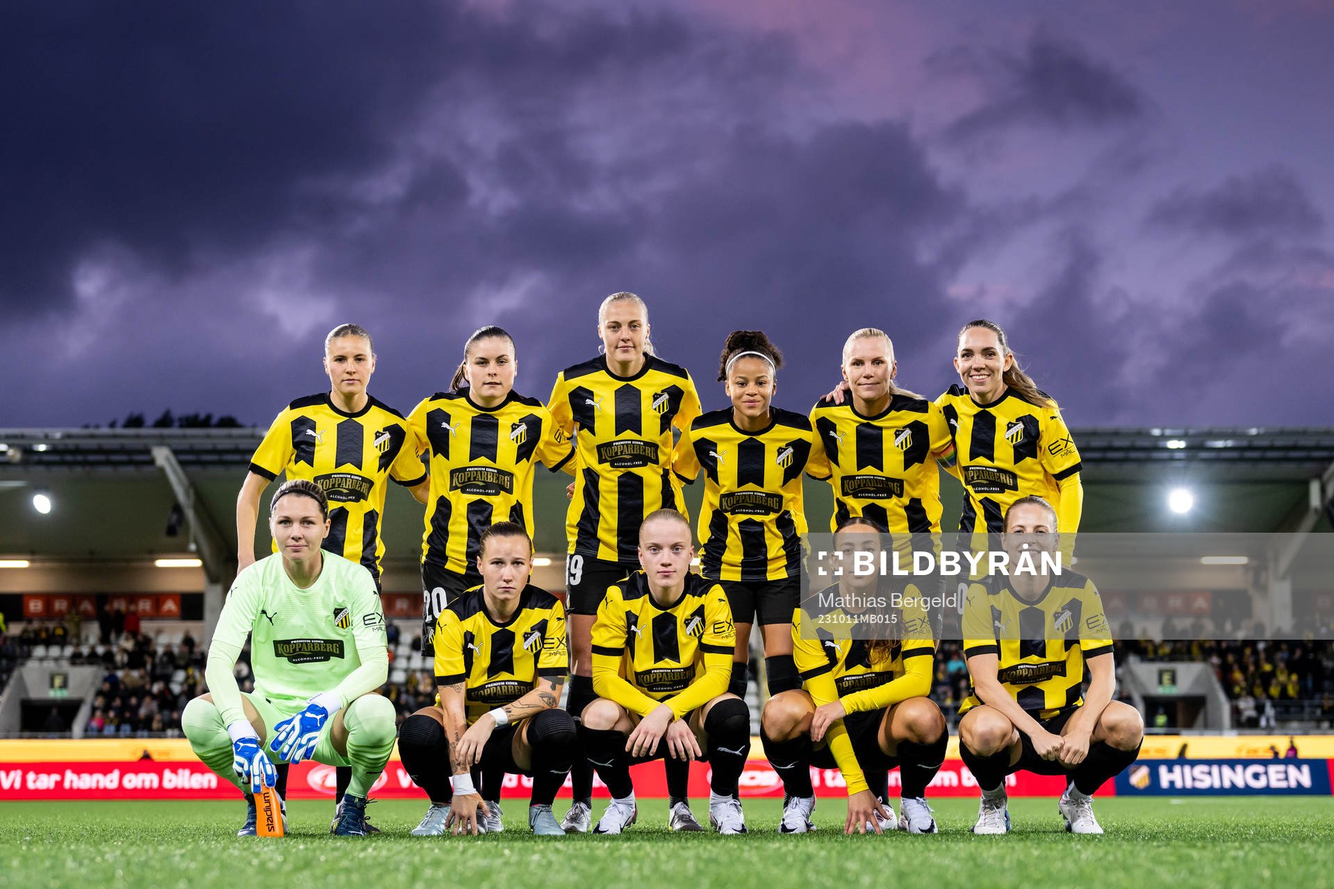 The starting eleven of Häcken pose for a team photo