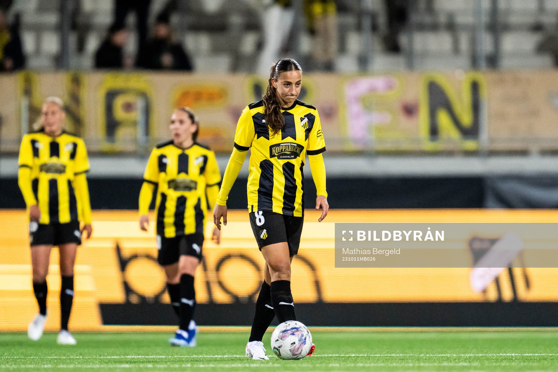 Rusul Rosa Kafaji of Häcken looks dejected