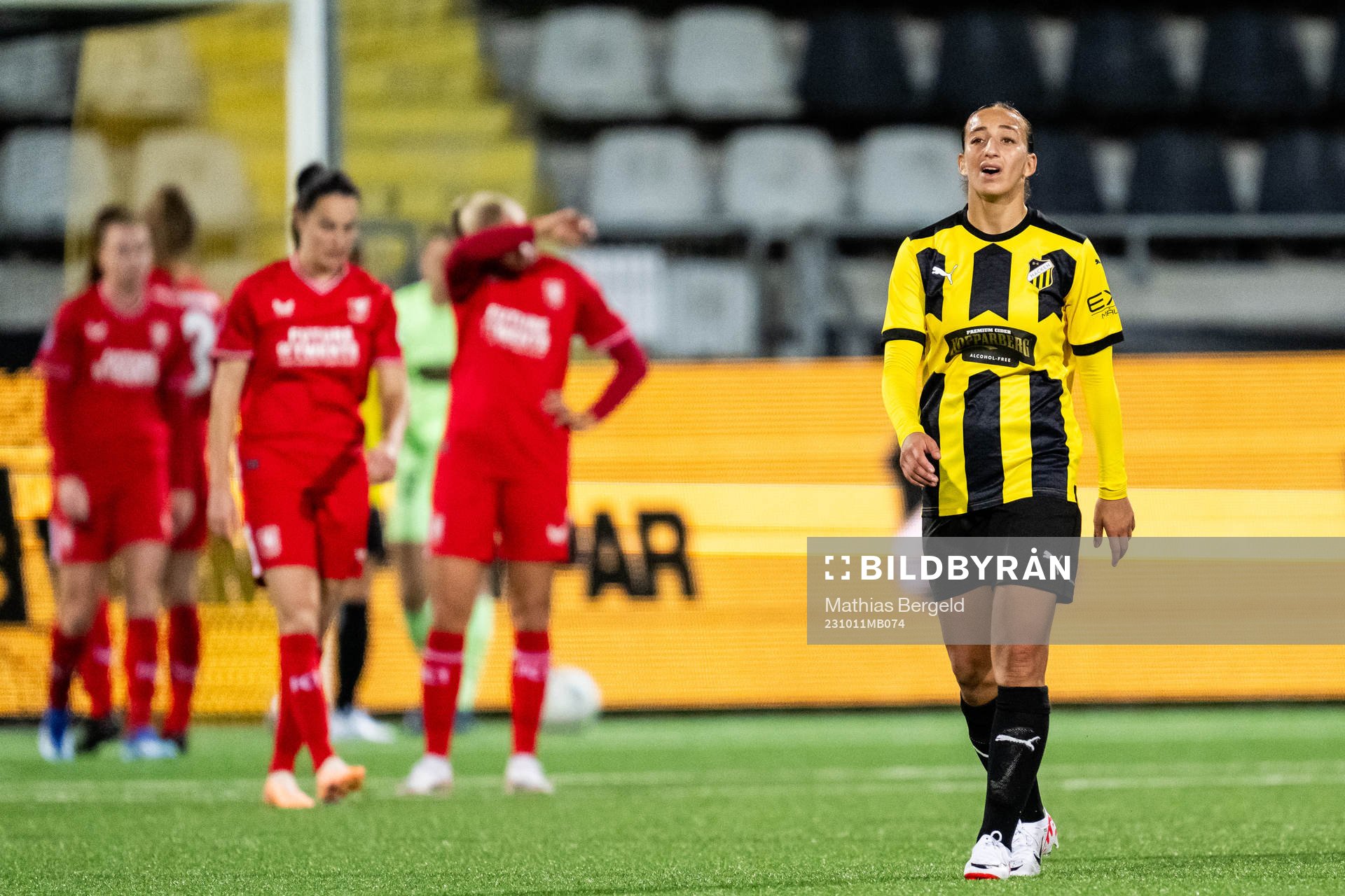 Rusul Rosa Kafaji of Häcken looks dejected