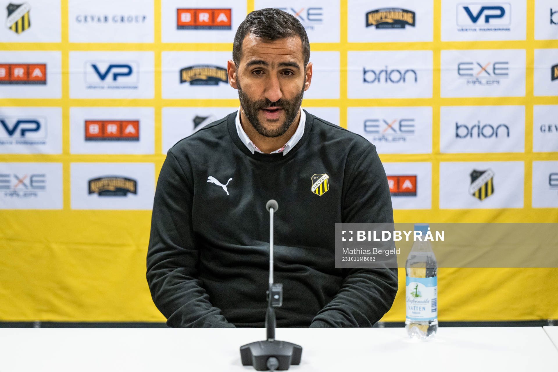 Head coach Mak Lind of Häcken at the press conference