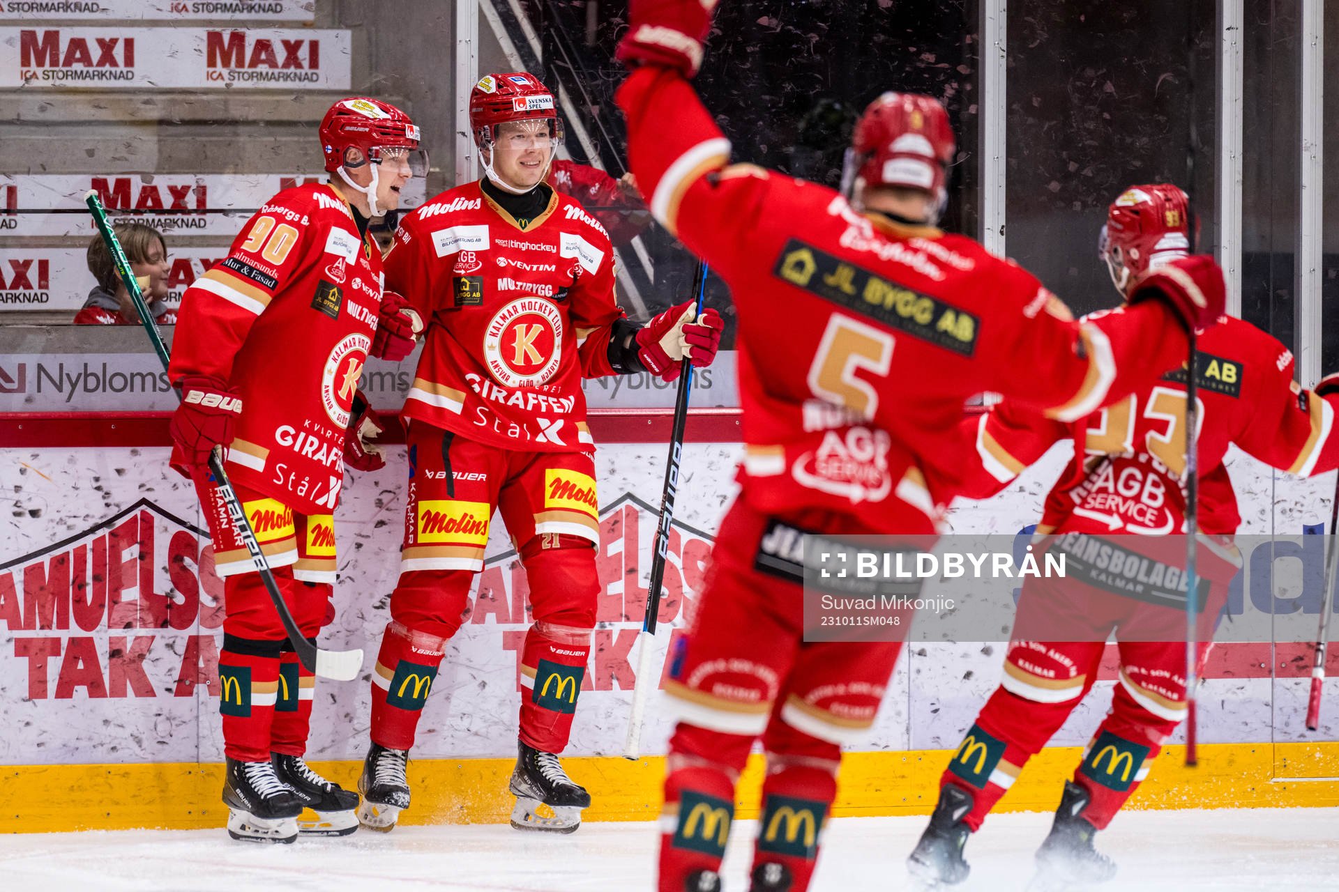 Kalmars Kim Strömberg jublar med lagkamrater