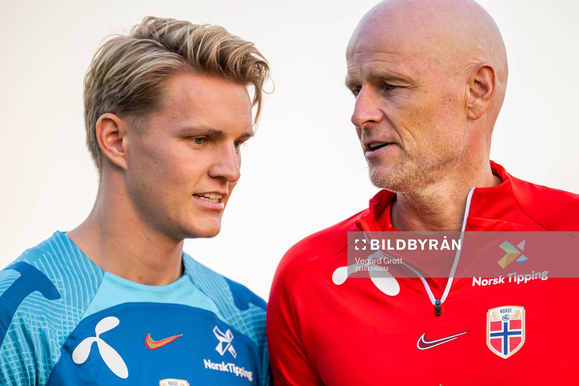 Martin Ødegaard and Ståle Solbakken, head coach of the