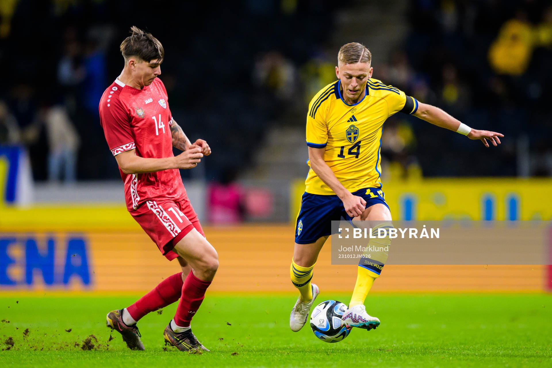 Artur Craciun of Moldova  and Jesper Karlsson of Sweden