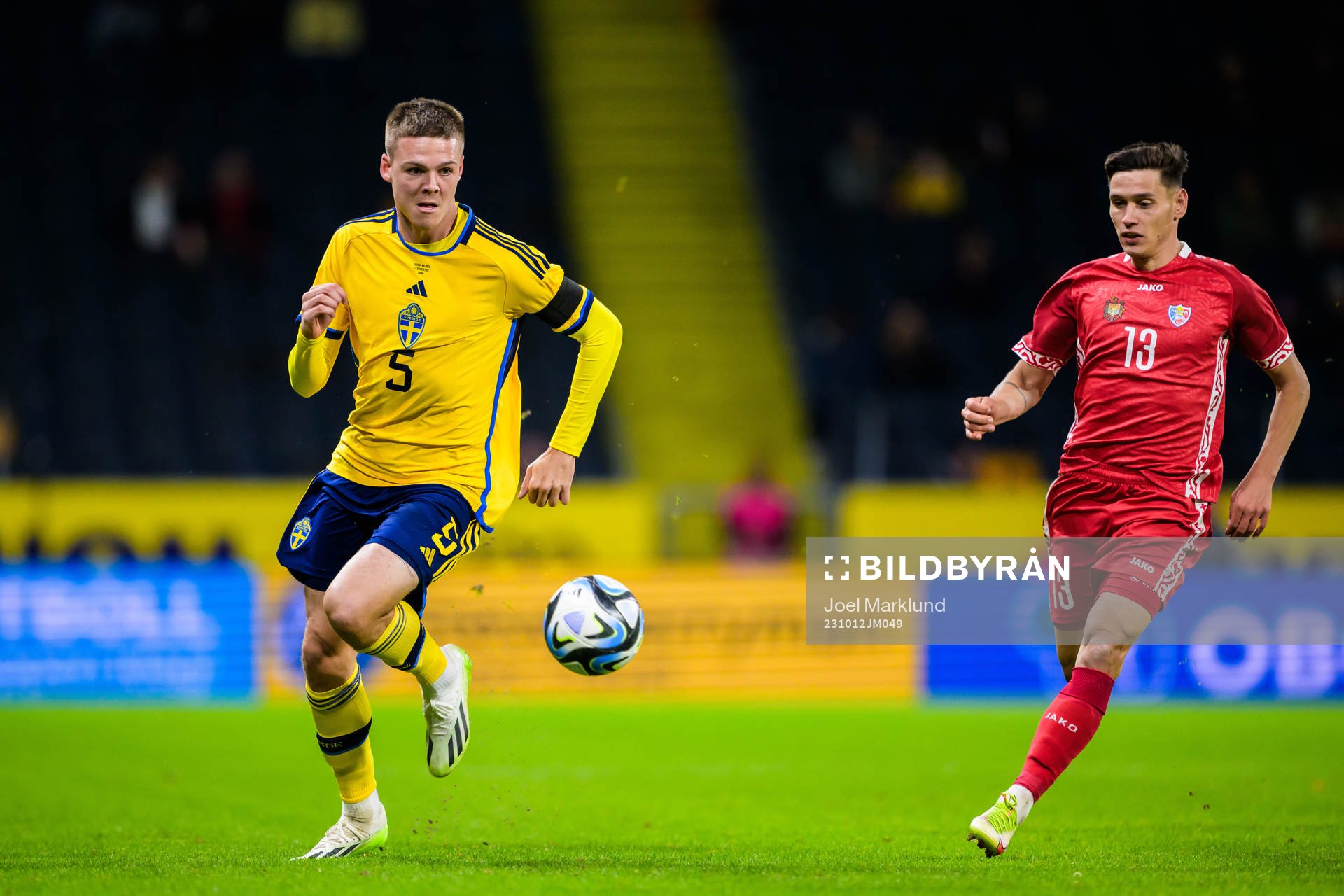 Emil Holm of Sweden and Maxim Cojocaru of Moldova