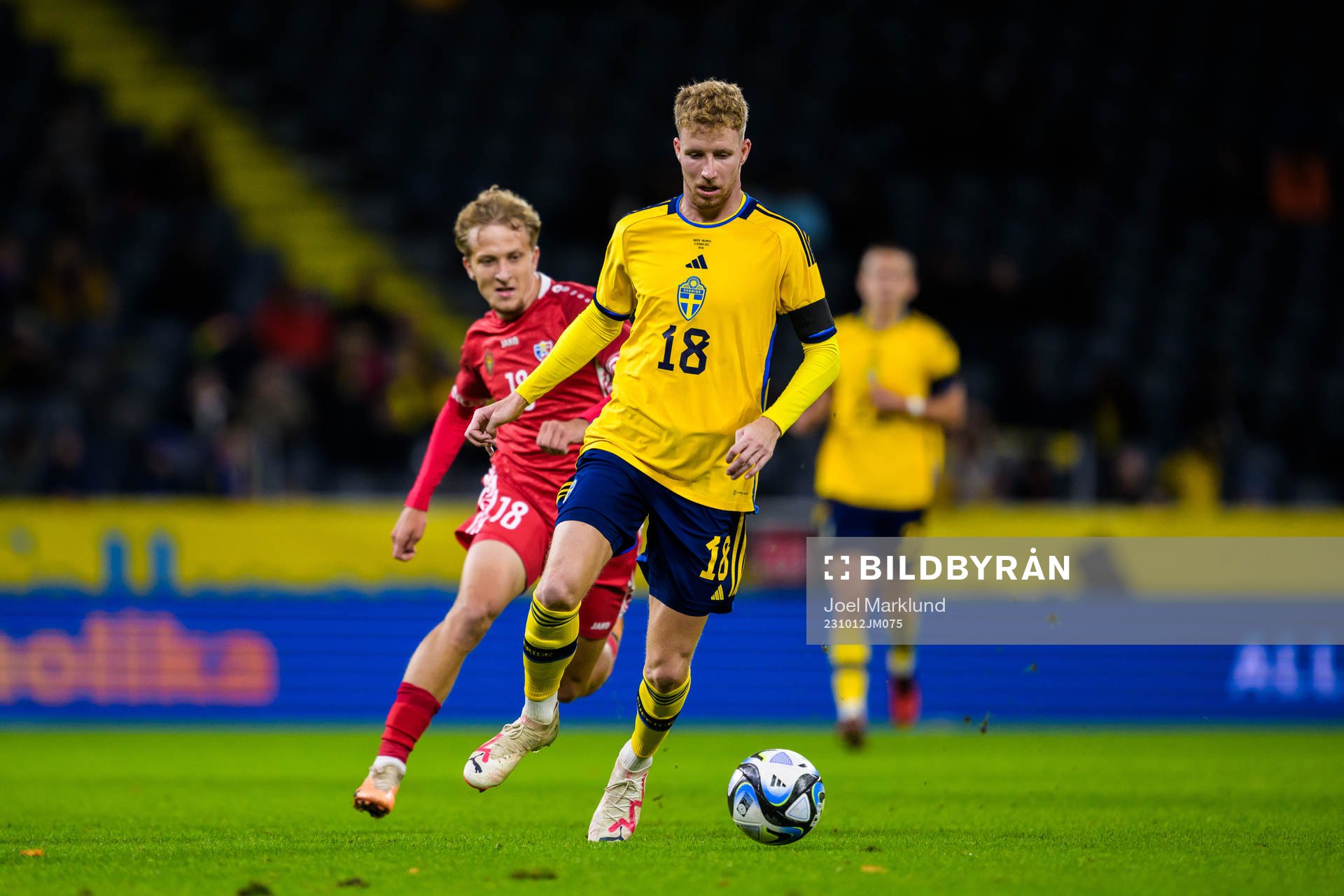 Serafim Cojocari of Moldova and Samuel Gustafson of Sweden