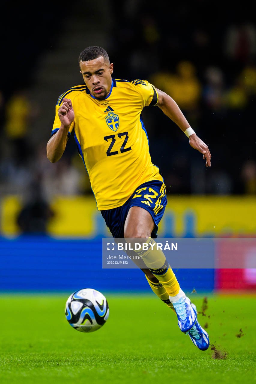 Robin Quaison of Sweden