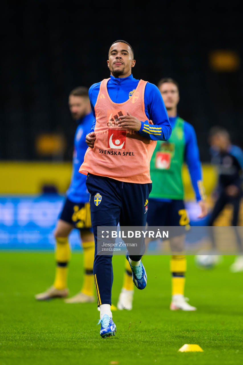 Robin Quaison of Sweden