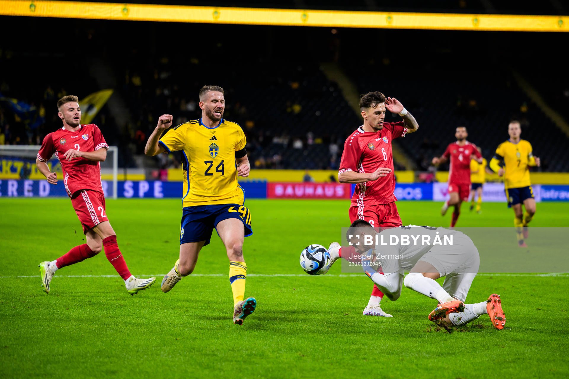 Marcus Rohdén of Sweden, Denis Marandici and Dorian