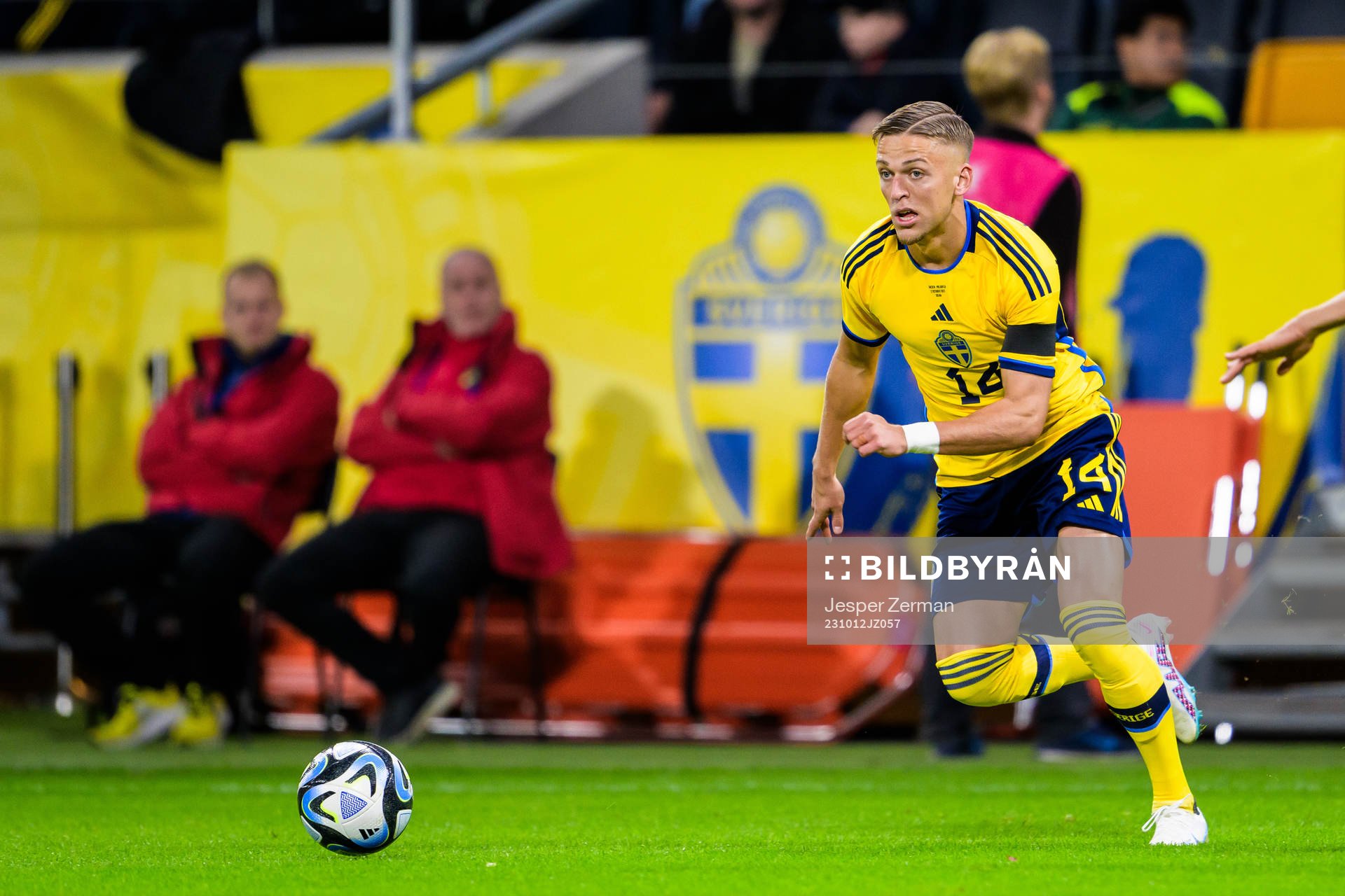 Jesper Karlsson of Sweden and Maxim Cojocaru of Moldova