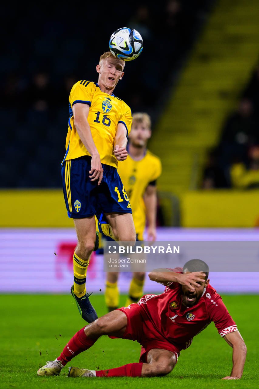 Hugo Larsson of Sweden and Vladislav Baboglo of Moldova