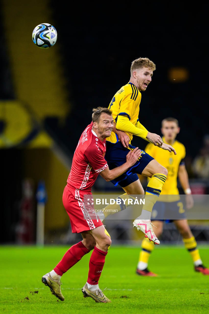 Mihail Platica of Moldova and Samuel Gustafson of Sweden