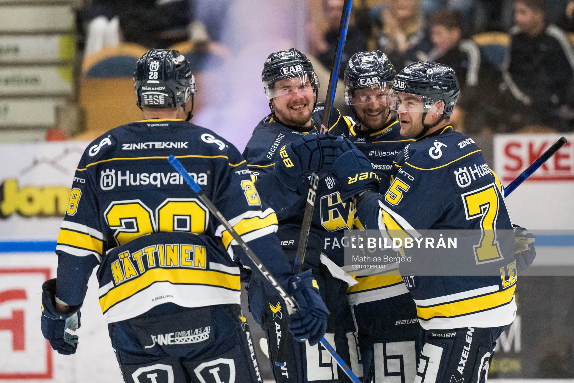HV71s Mikael Seppälä jublar