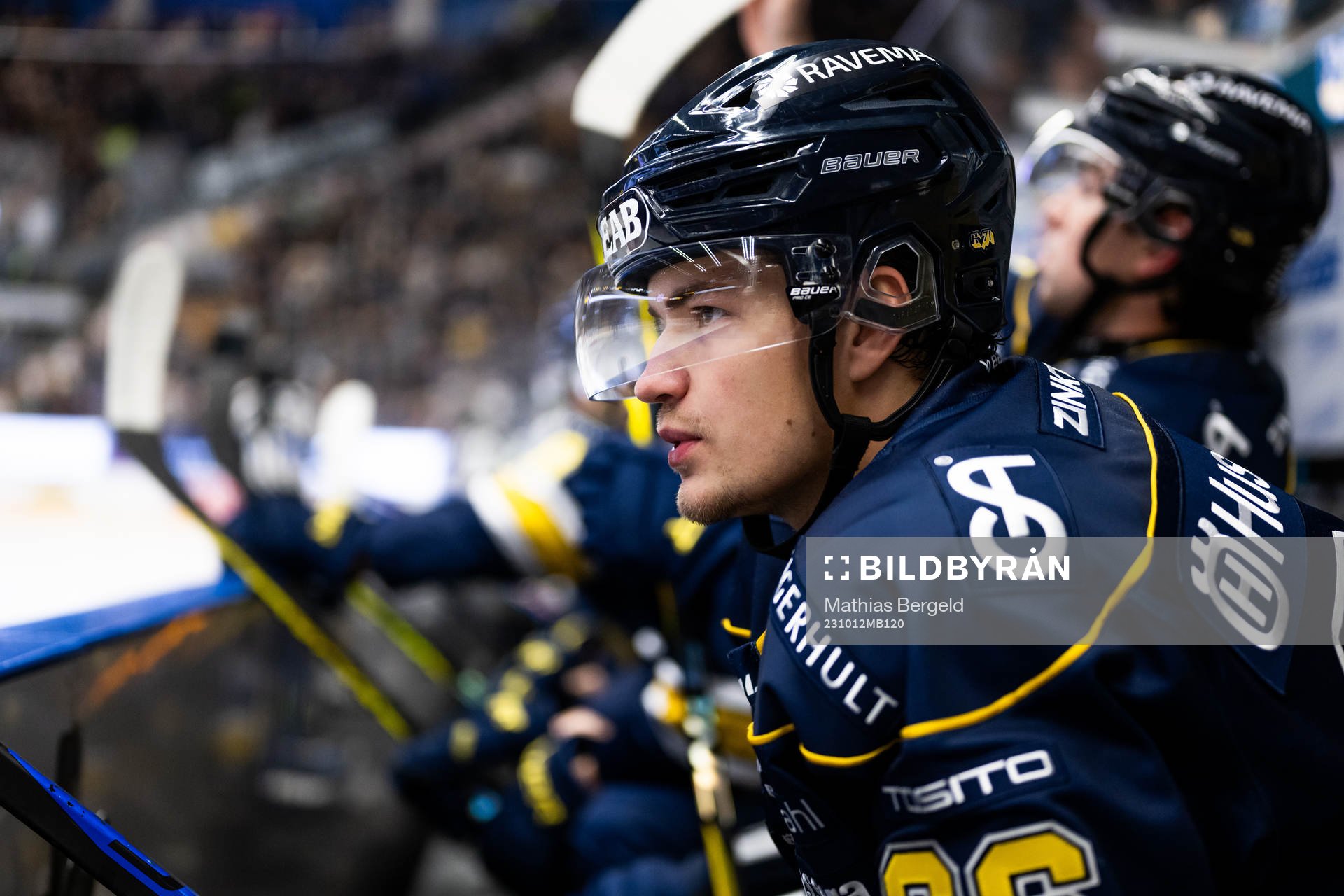 HV71s Olle Strandell i avbytarbåset