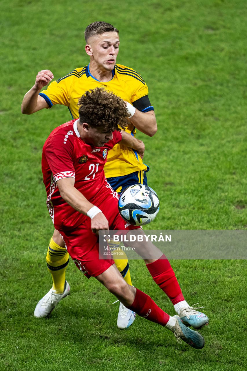Ioan-Calin Revenco of Moldova and Jesper Karlsson of Sweden