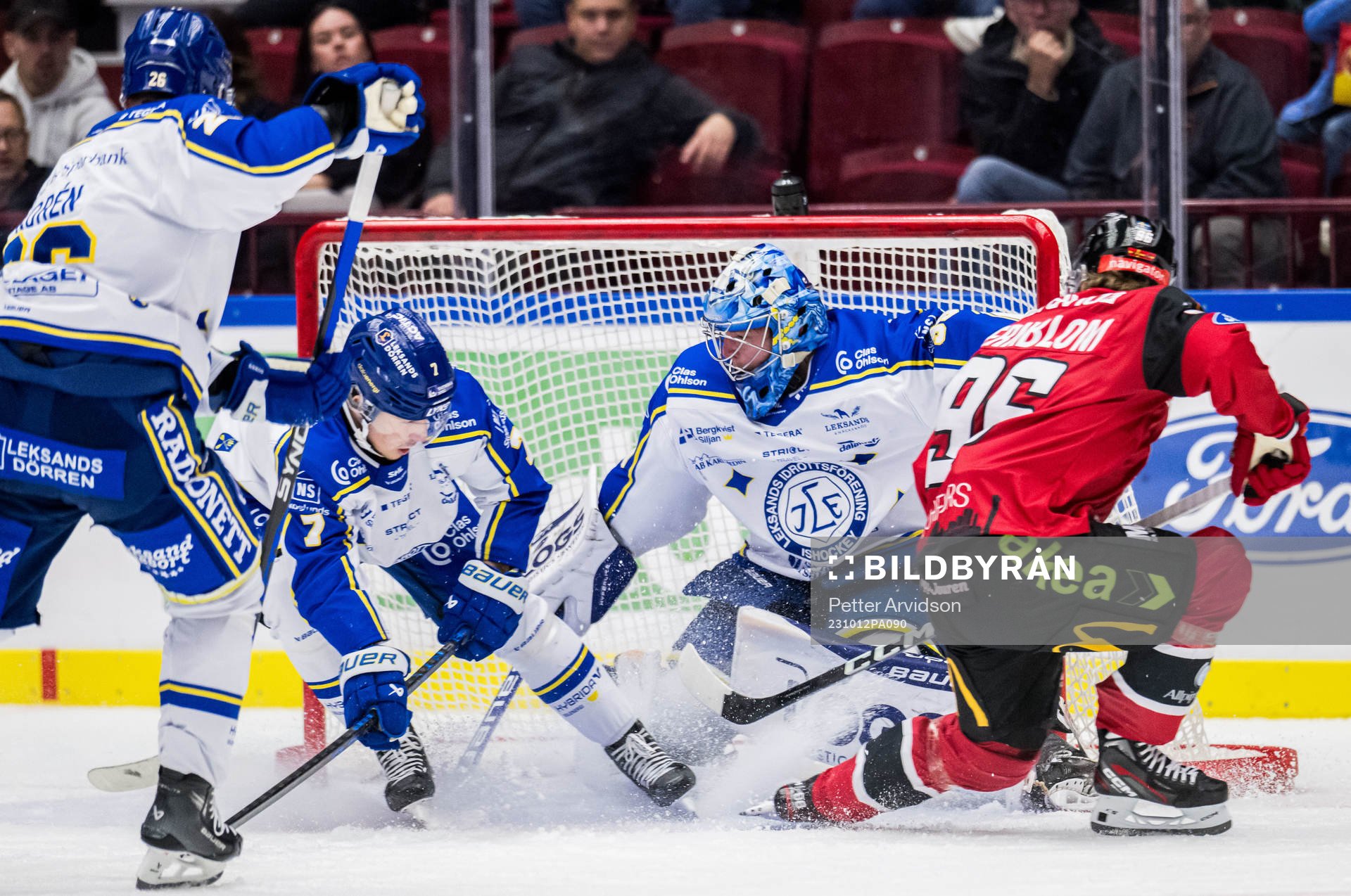 Malmö Redhawks Lukas Wernblom och Leksands målvakt Filip