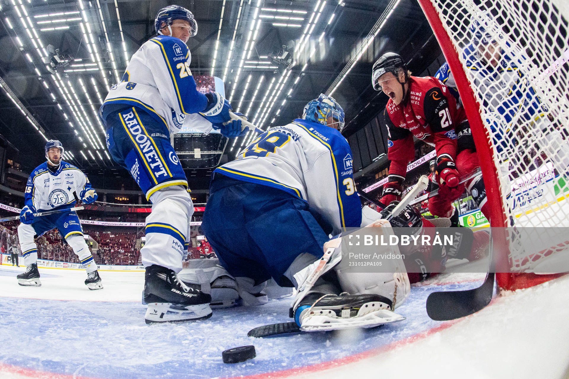 Malmö Redhawks Thomas Berg Paulsen jublar