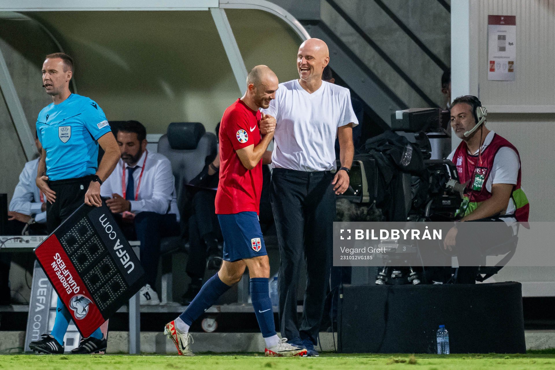 Fredrik Aursnes and Ståle Solbakken, head coach of Norway