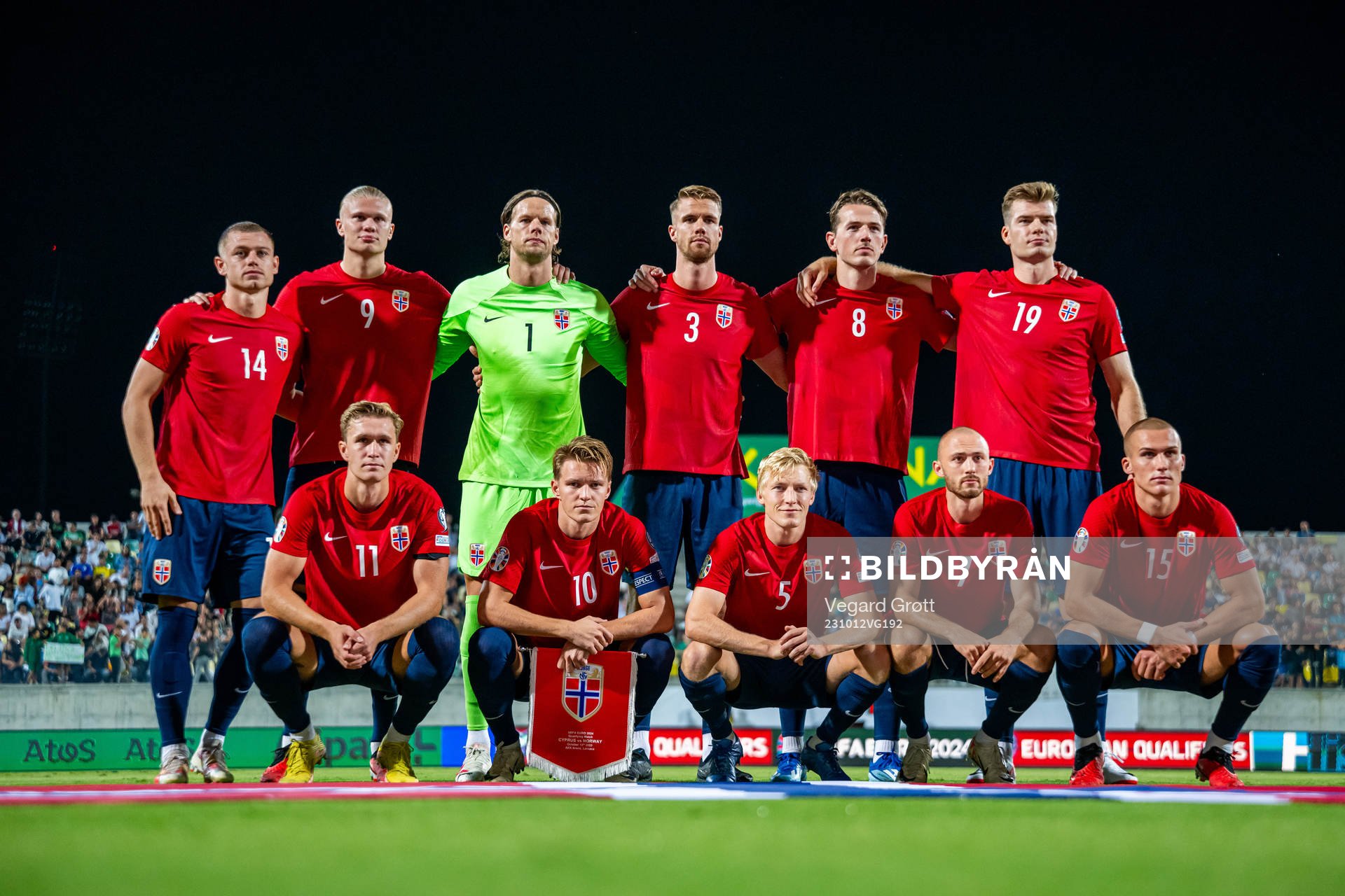 The starting eleven of Norway pose for a team photo