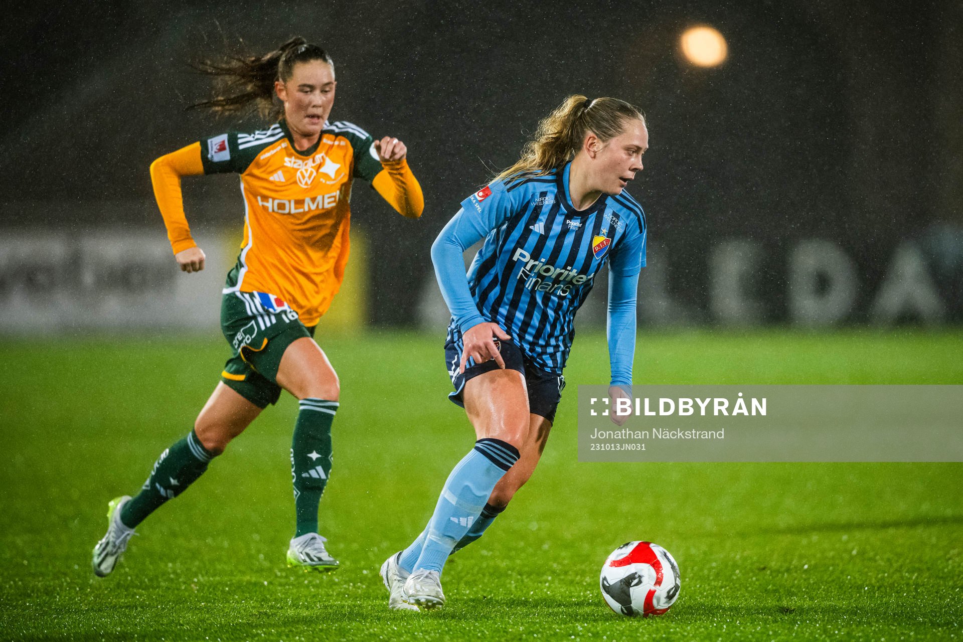 Djurgårdens Alice Bergström och IFK Norrköpings Svea