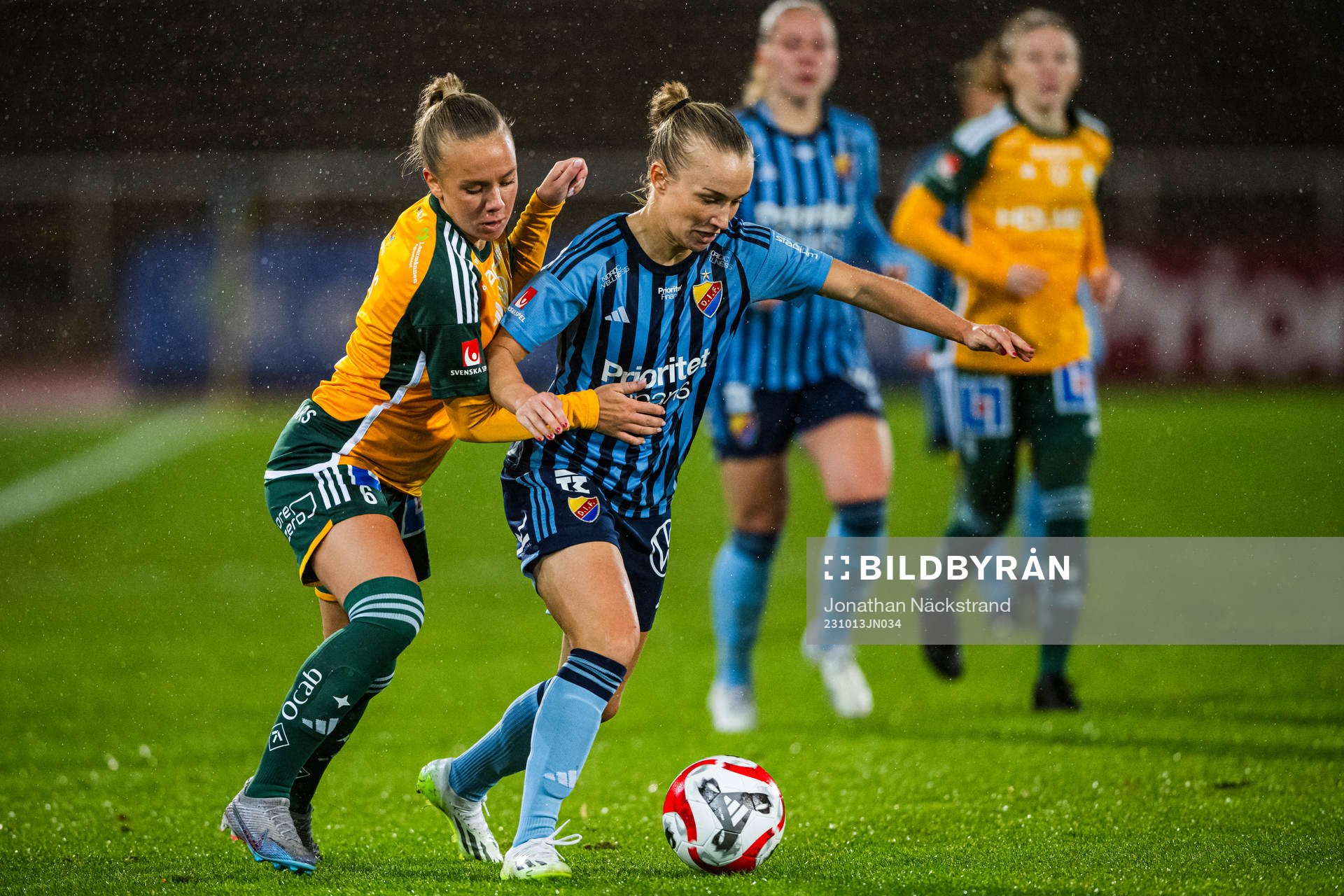 Djurgårdens Tove Almqvist och IFK Norrköpings Jennie