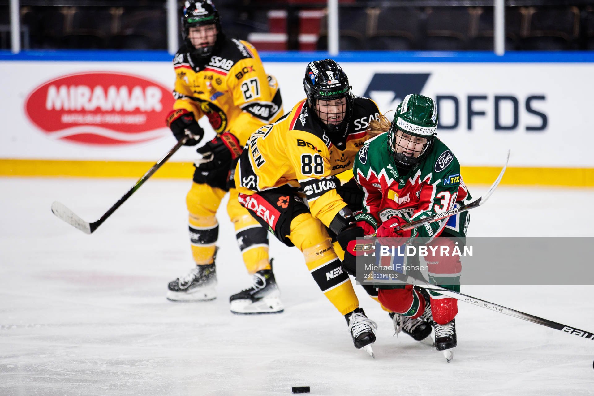Luleås Ronja Savolainen och Frölundas Emilia Bergeby