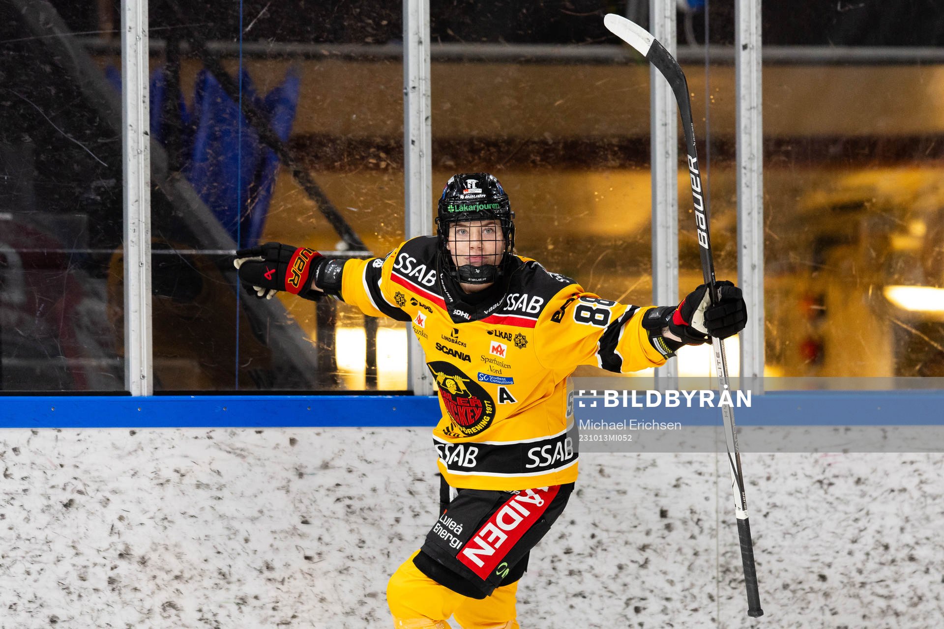 Luleås Ronja Savolainen jublar