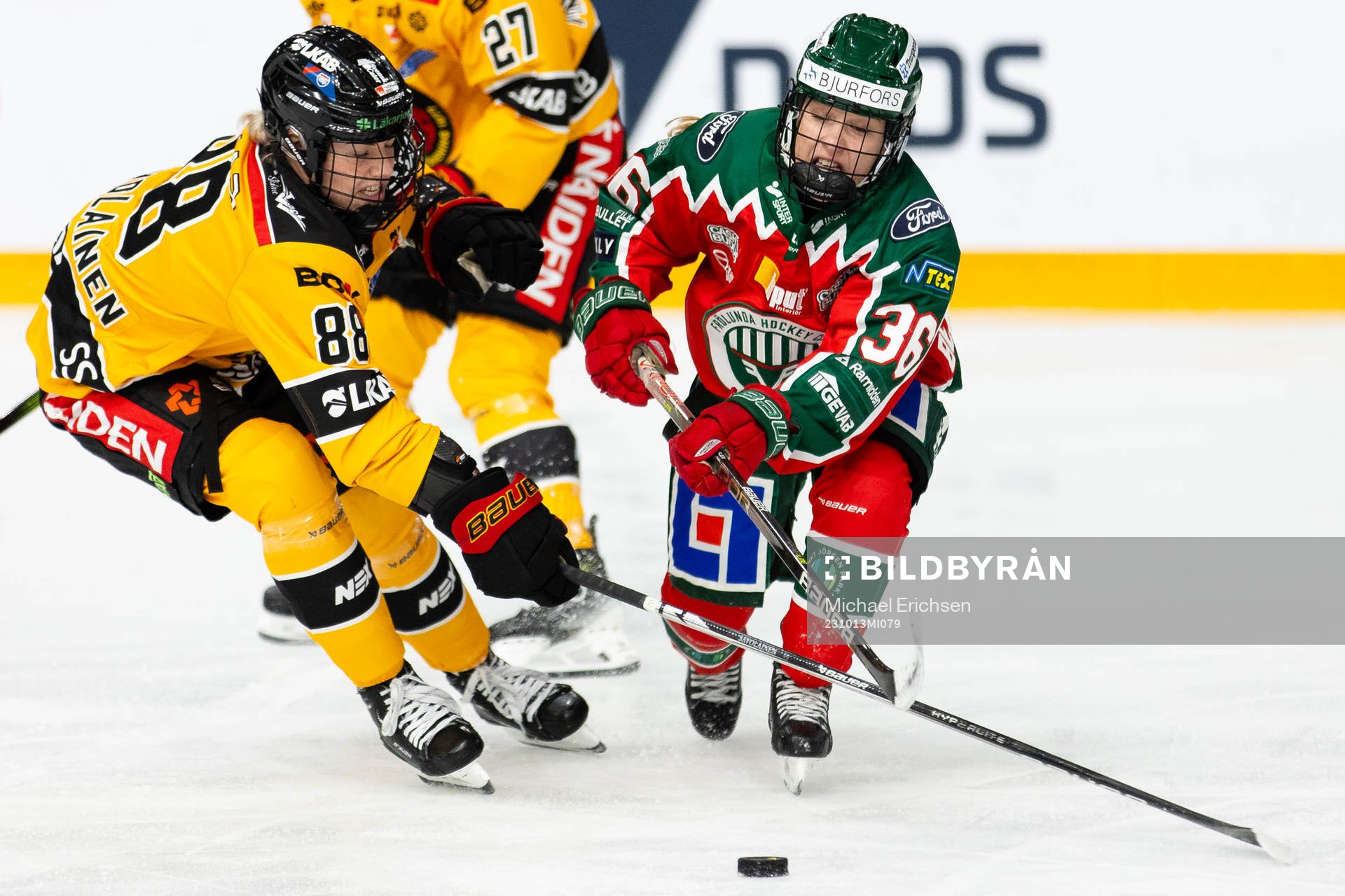 Luleås Ronja Savolainen och Frölundas Emilia Bergeby
