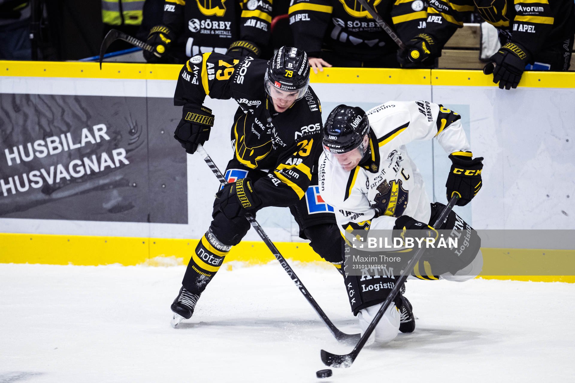 Västerås IKs Eric Engstrand och AIKs Richard Gynge