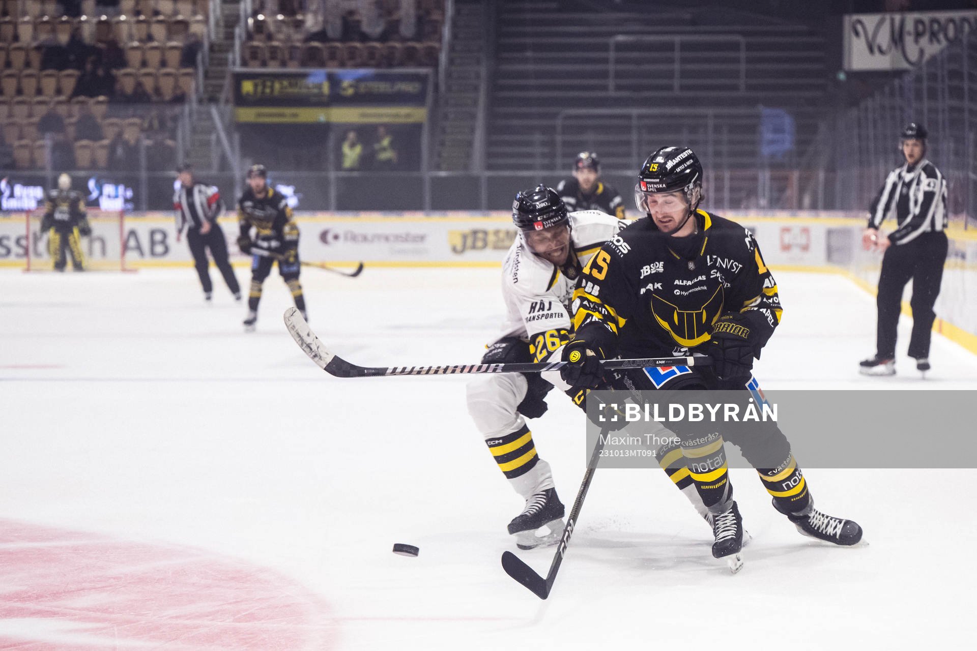 AIKs Oscar Nord och Västerås IKs Jared Dmytriw