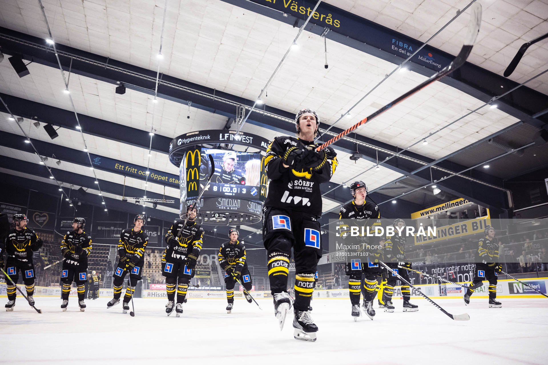 Västerås spelare jublar