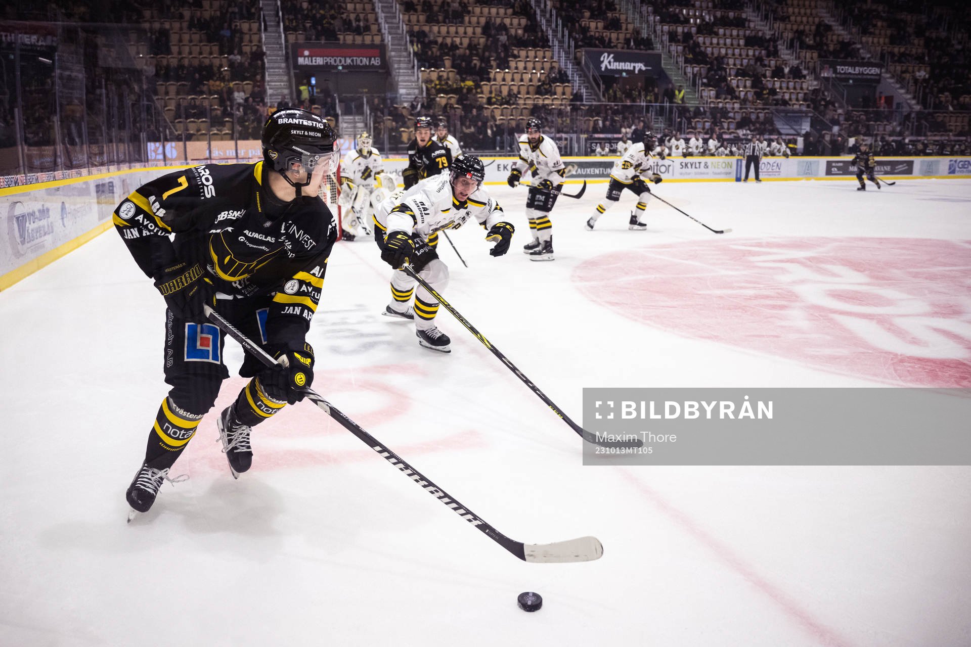 Västerås IKs Hannes Hellberg och AIKs Richard Gynge