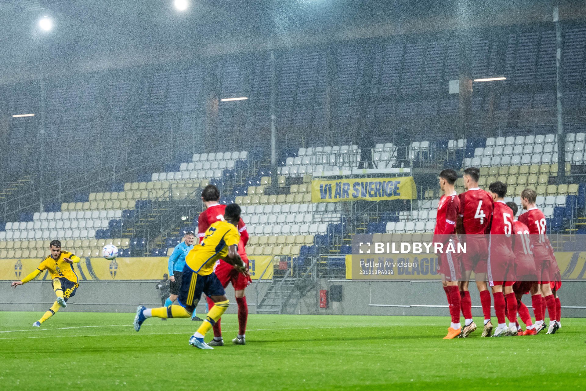 Yasin Ayari of Sweden with a free kick