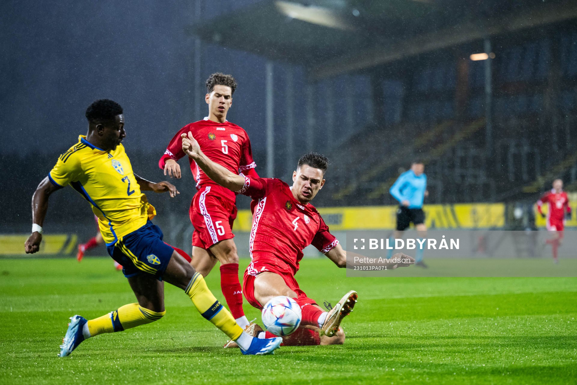 Josafat Mendes of Sweden against Doru Calestru and Iurie Iovu of Moldova during the UEFA European Under-21 Qualifier football match between Sweden and Moldova on October 13, 2023 in Falkenberg.