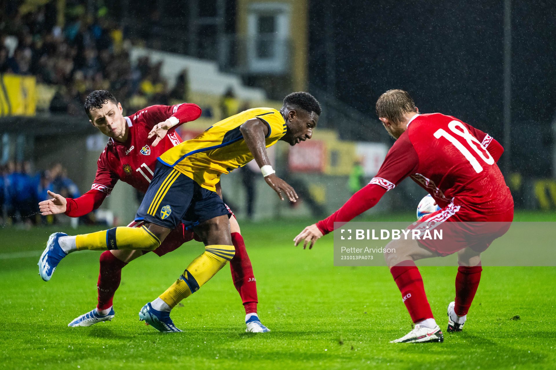 Daniel Danu of Moldova and Josafat Mendes of Sweden