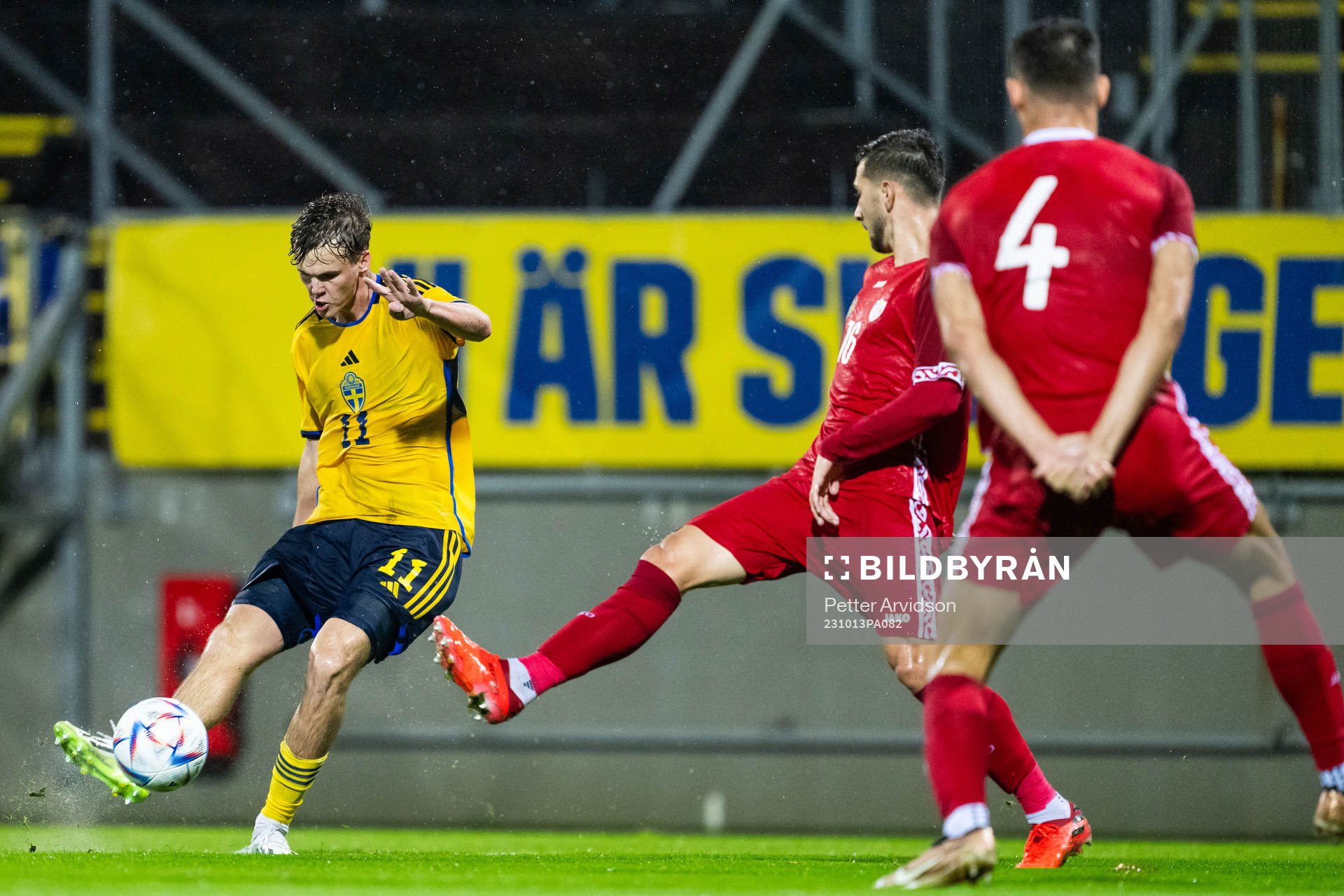 Williot Swedberg of Sweden and Mihai Dolghi of Moldova