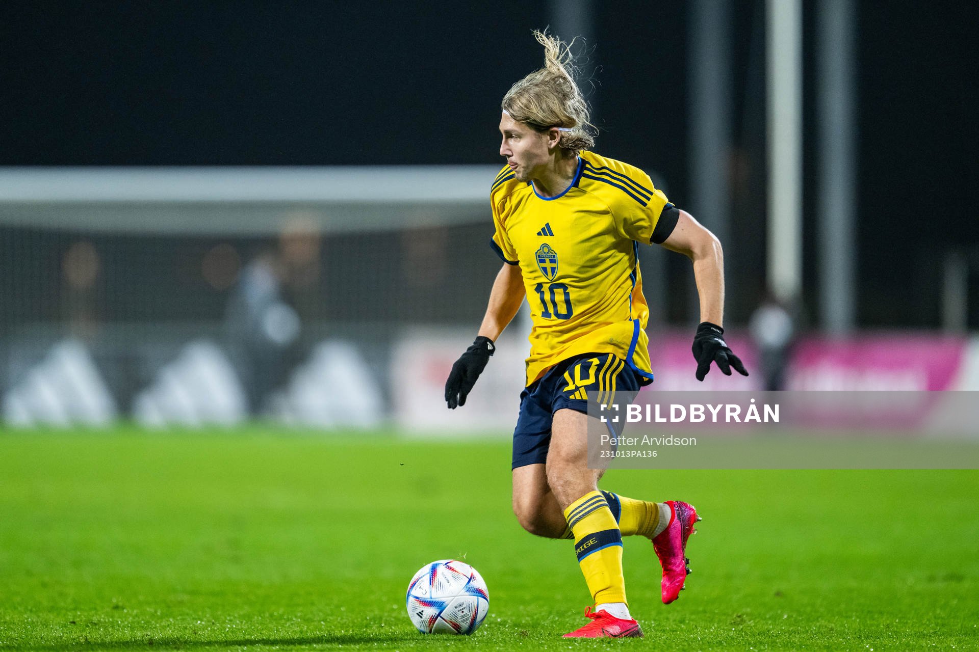 Sebastian Nanasi of Sweden