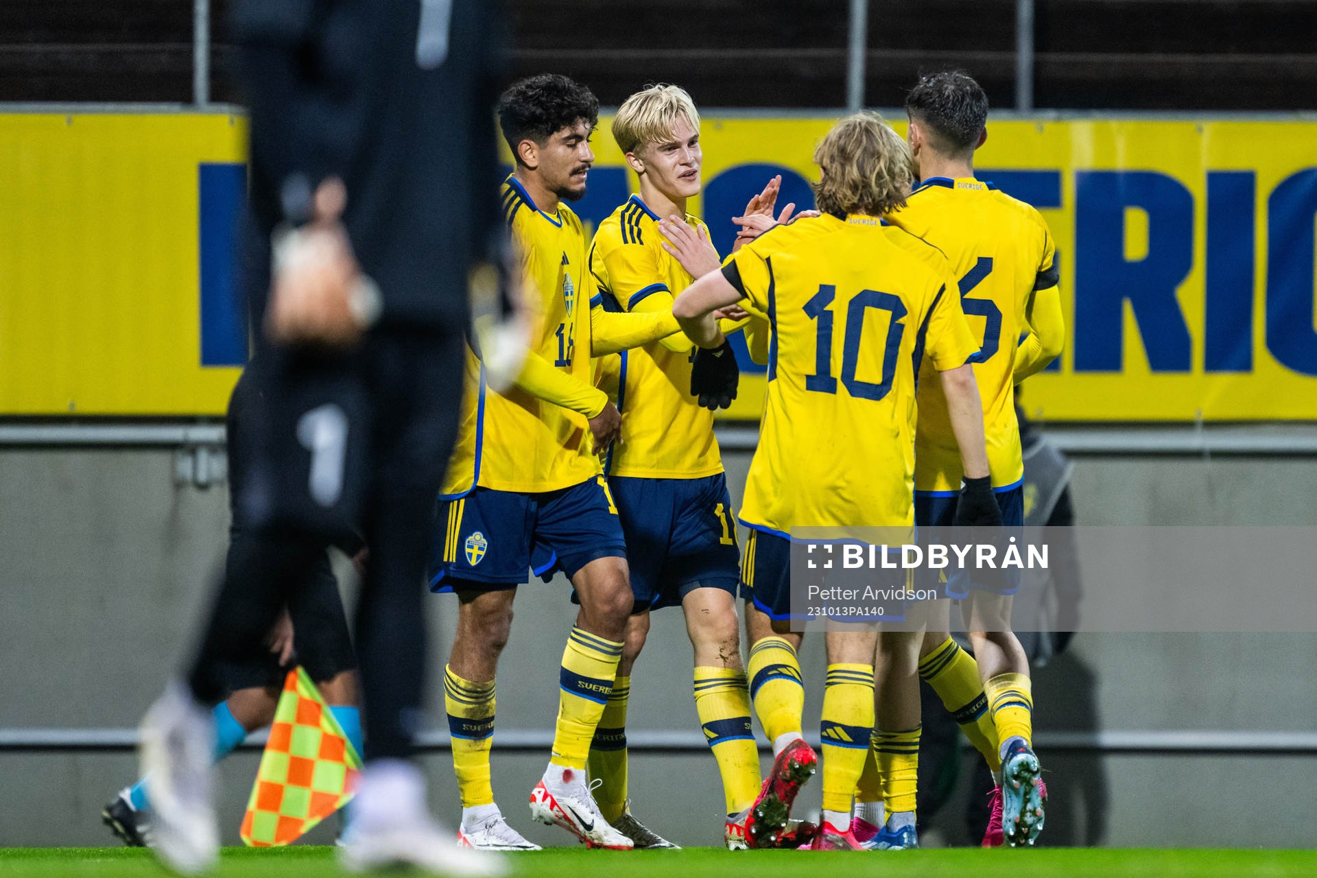 Lucas Bergvall of Sweden celebrates with Ahmed Qasem, Sebastian Nanasi and Noah Persson after 4-0 during the UEFA European Under-21 Qualifier football match between Sweden and Moldova on October 13, 2023 in Falkenberg.