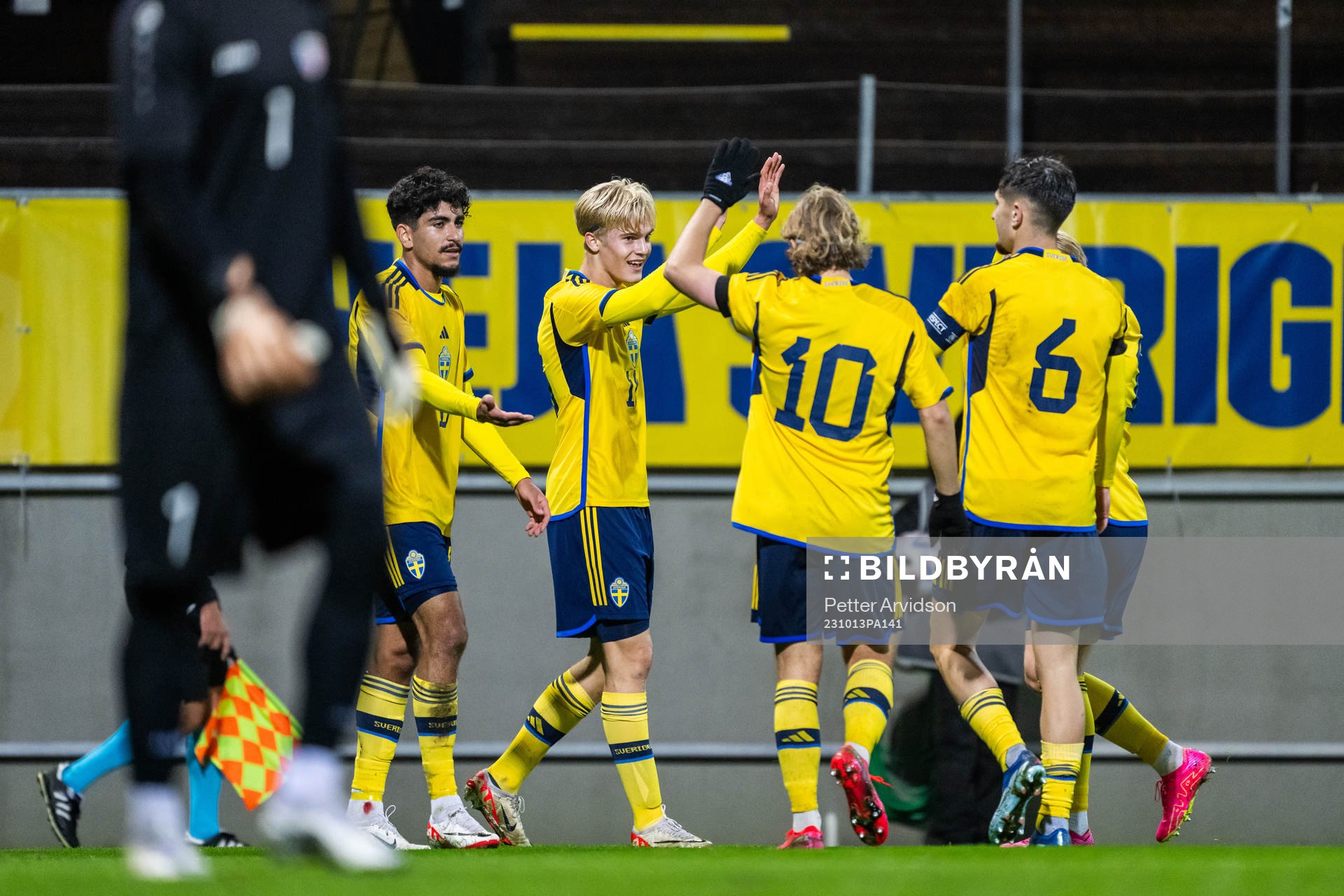 Lucas Bergvall of Sweden celebrates with Ahmed Qasem, Sebastian Nanasi and Noah Persson after 4-0 during the UEFA European Under-21 Qualifier football match between Sweden and Moldova on October 13, 2023 in Falkenberg.