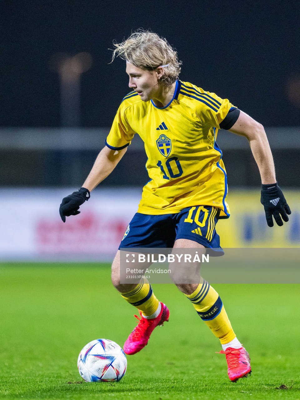 Sebastian Nanasi of Sweden