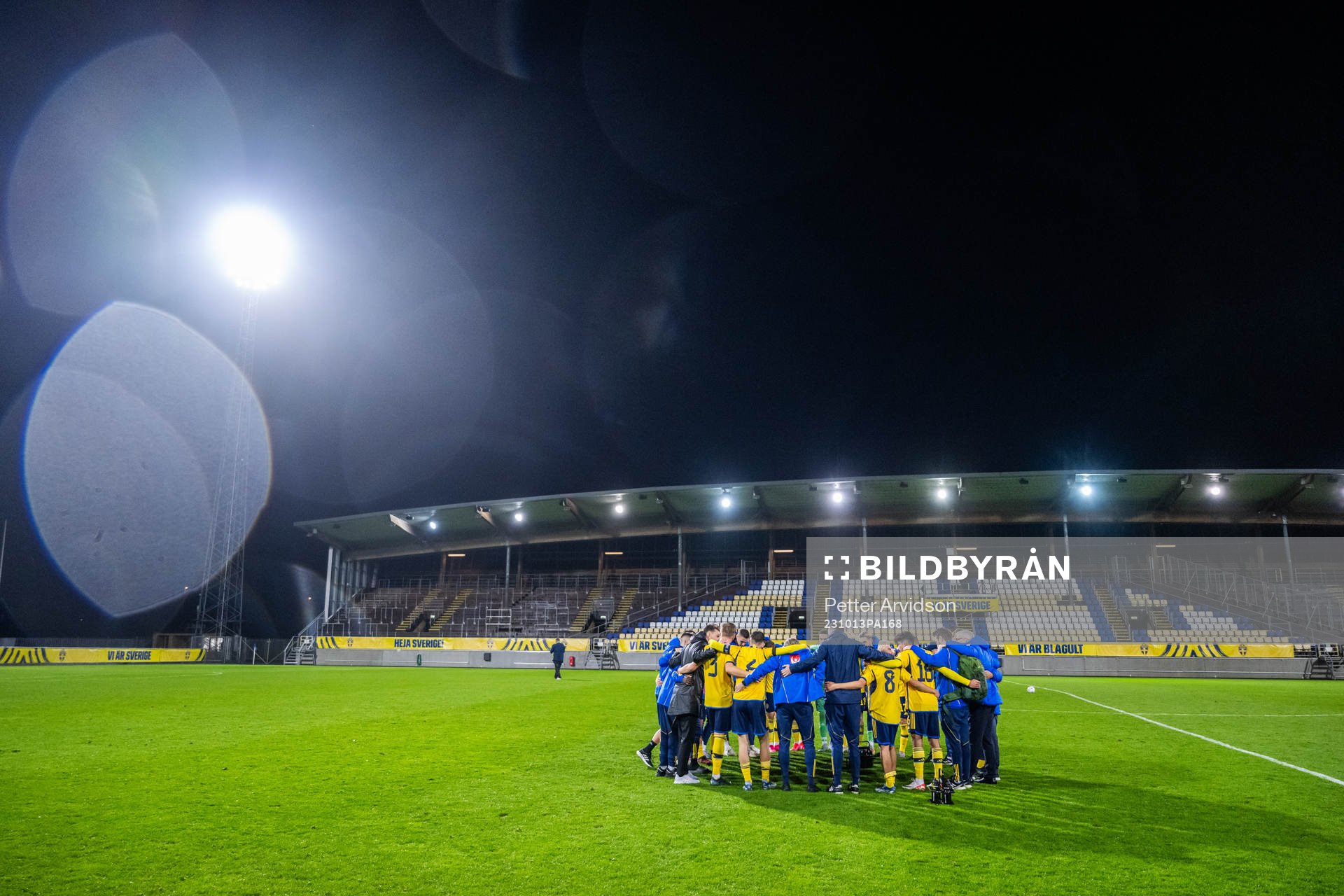 Players and staff of Sweden gather