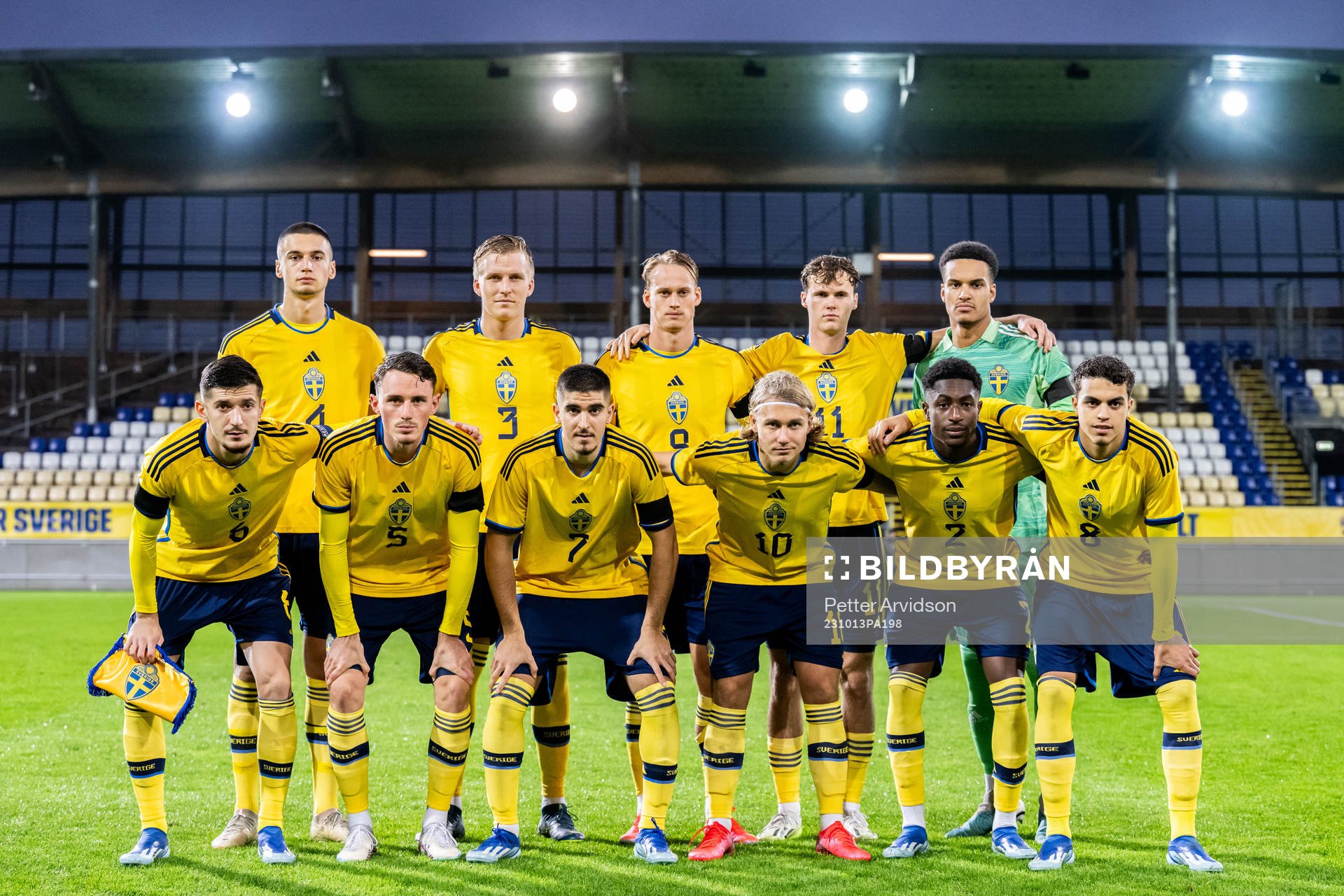 The starting eleven of Sweden pose for a picture