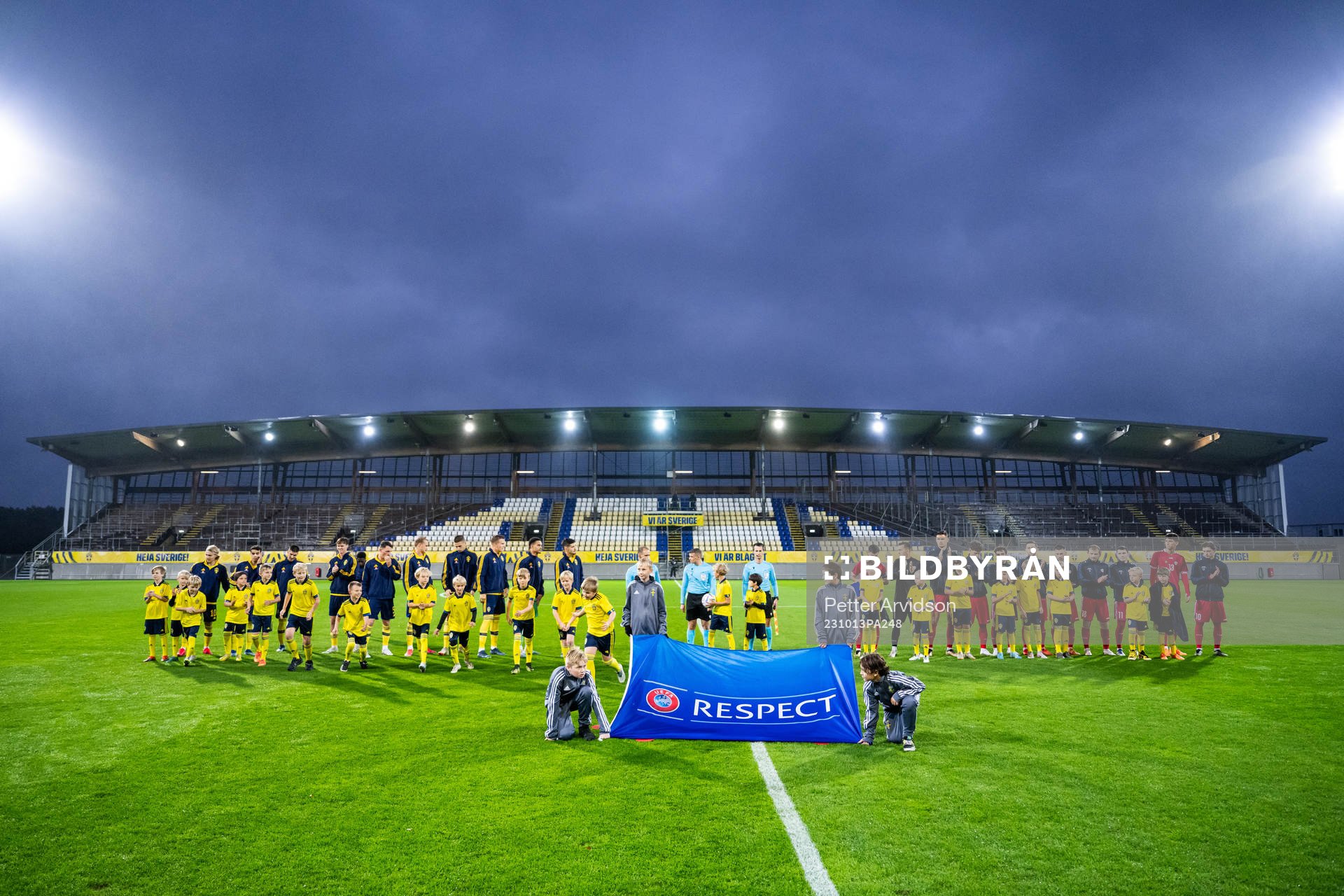 Players of Sweden and of Moldova