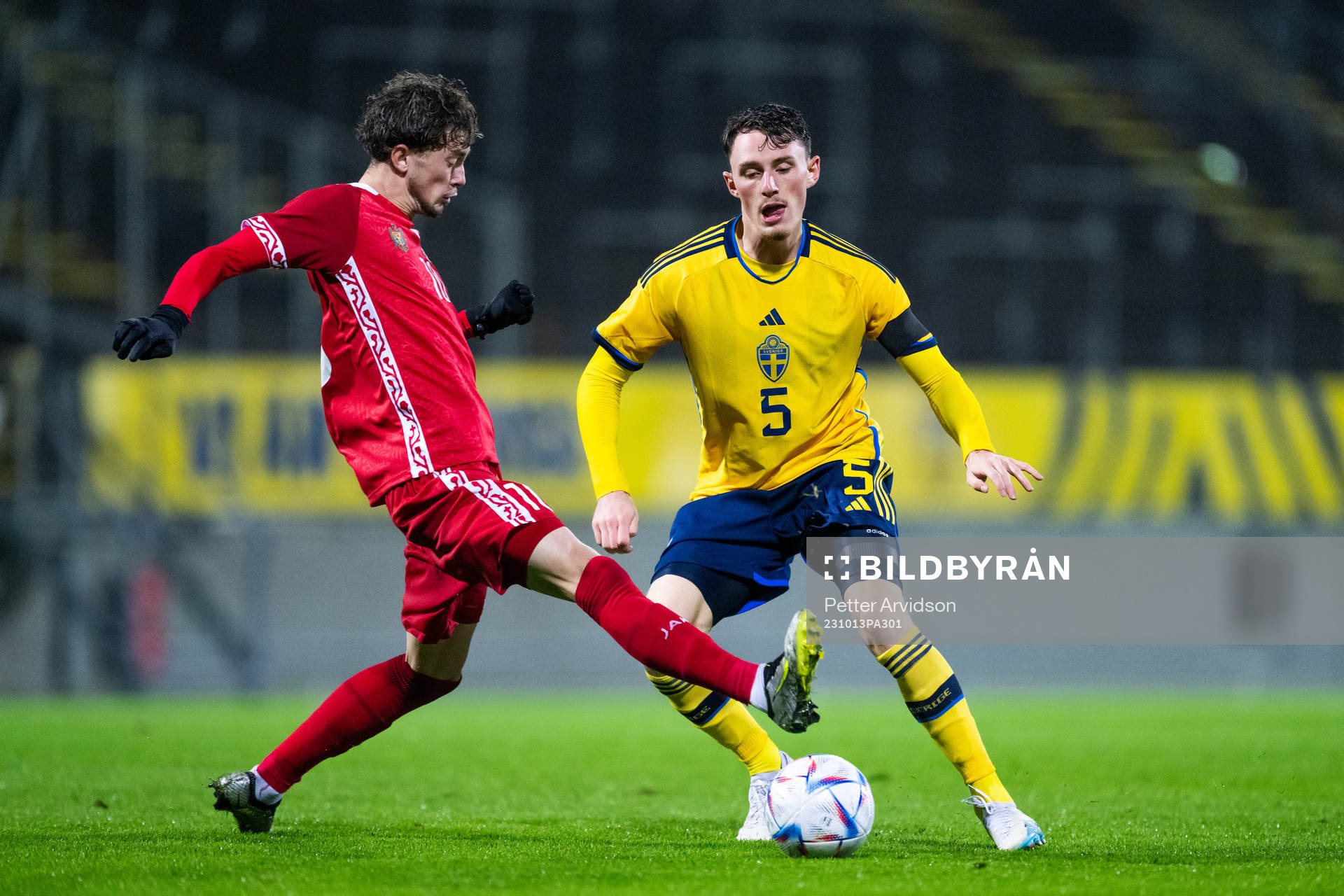 Vlad Răileanu of Moldova and Noah Persson of Sweden