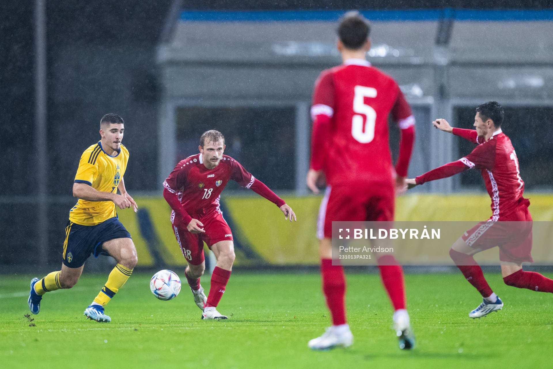 Mayckel Lahdo of Sweden and Nichita Covali of Moldova
