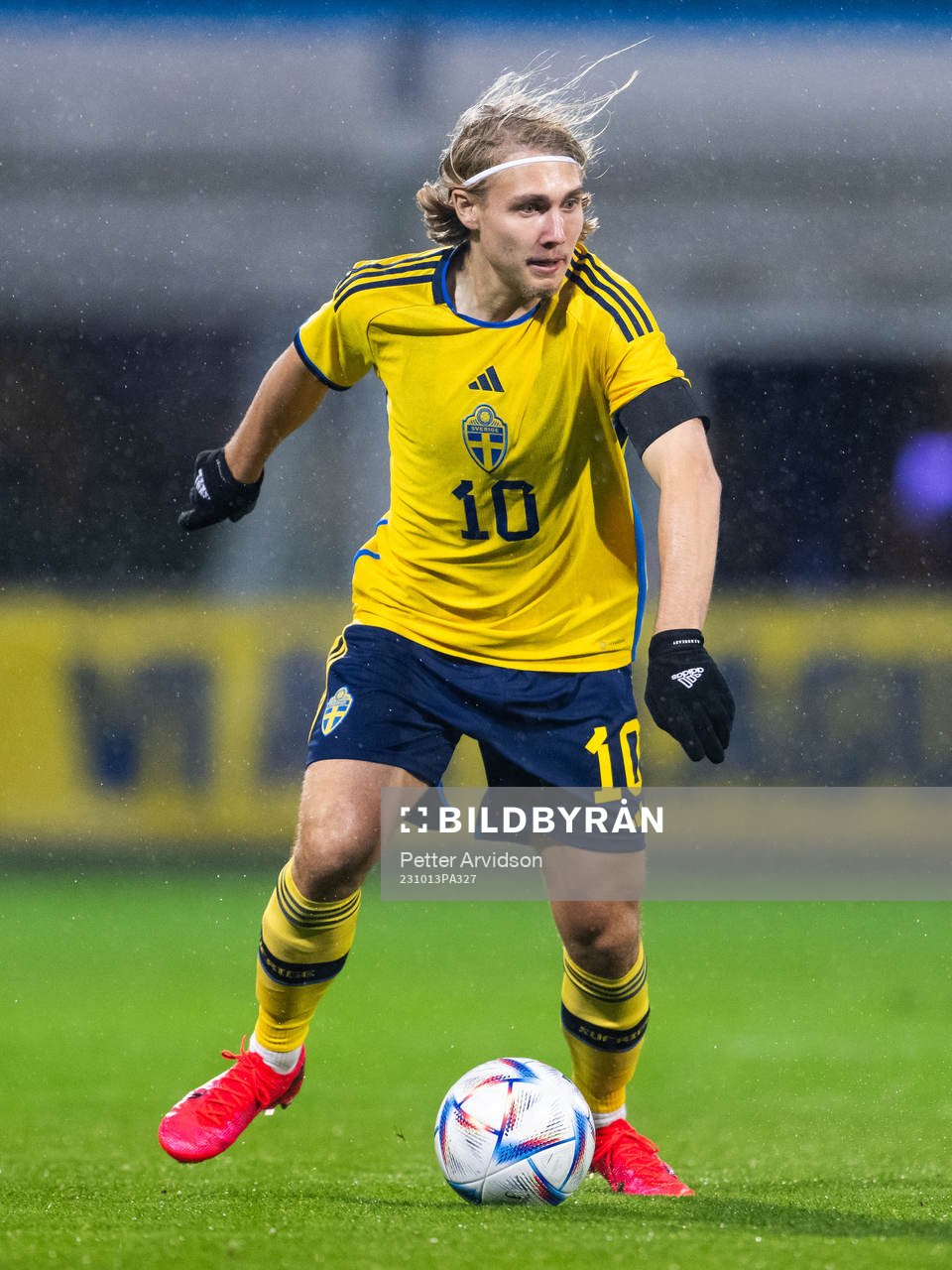 Sebastian Nanasi of Sweden