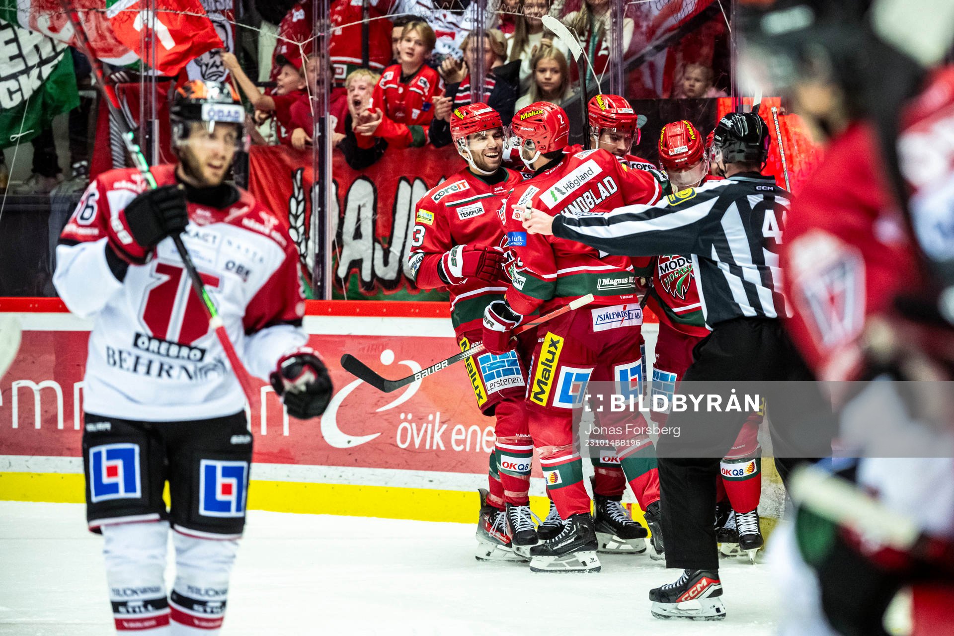 MoDos Mikkel Aagaard jublar