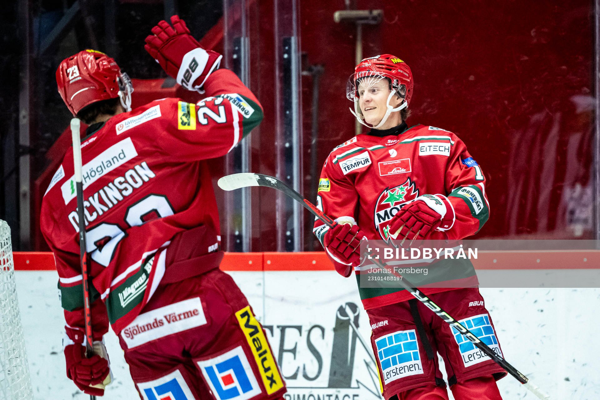 MoDos Erik Karlsson jublar
